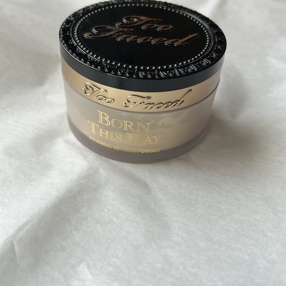 Too Faced Born This Way - Setting Powder - Picture 2 of 5